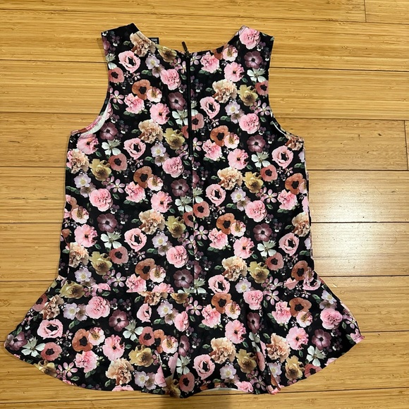 H&M  Set Tapered Cropped Pants Black & Pink Floral Size 4 / Top Size 6 - Picture 13 of 16